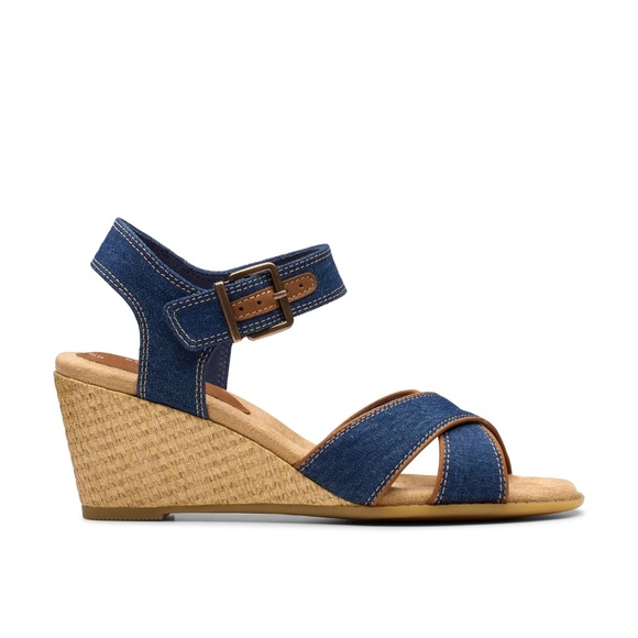 Womens Clarks Emmalae Iris Sandals, Dark Denim Leather. 26181666 - Picture 1 of 7